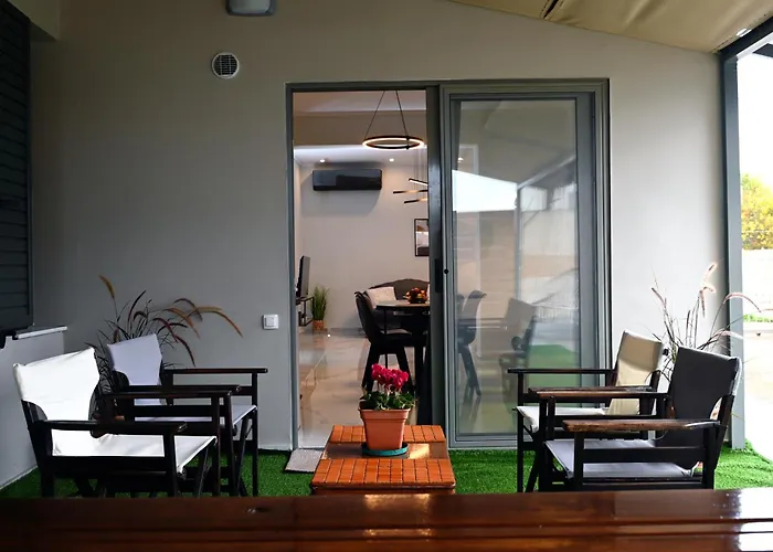 Aura House