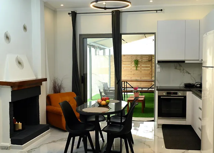 Aura House